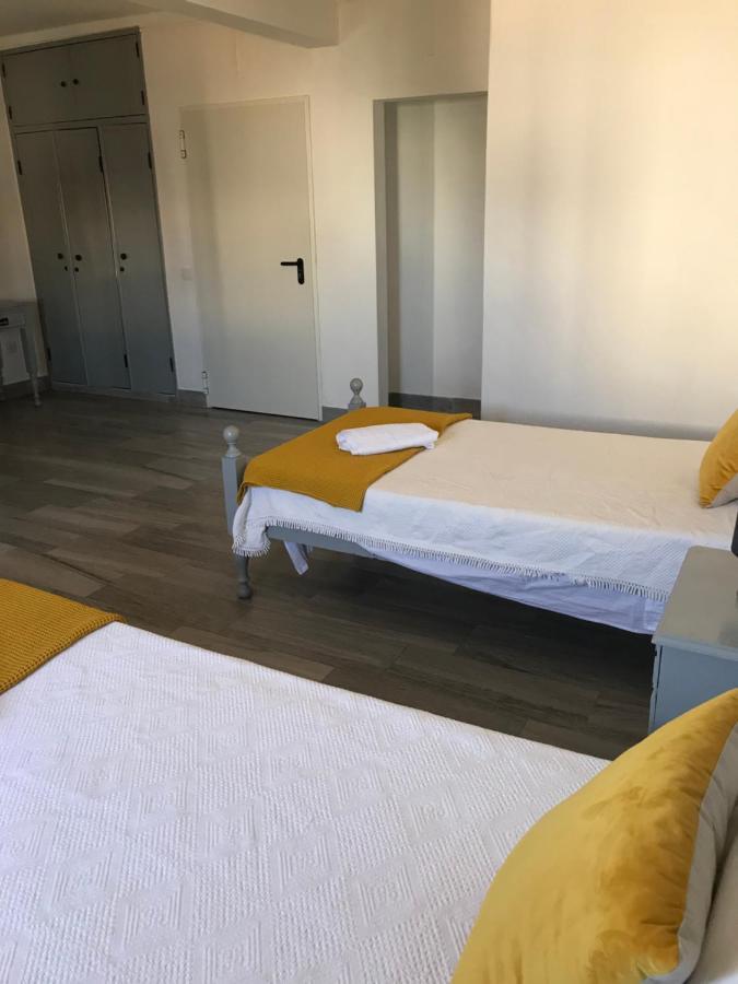 Suites & Hotel *