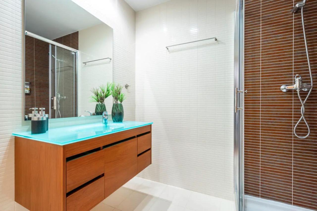 ★ Oceanfront: Luxury Breathtaking Views And Pool ★ *