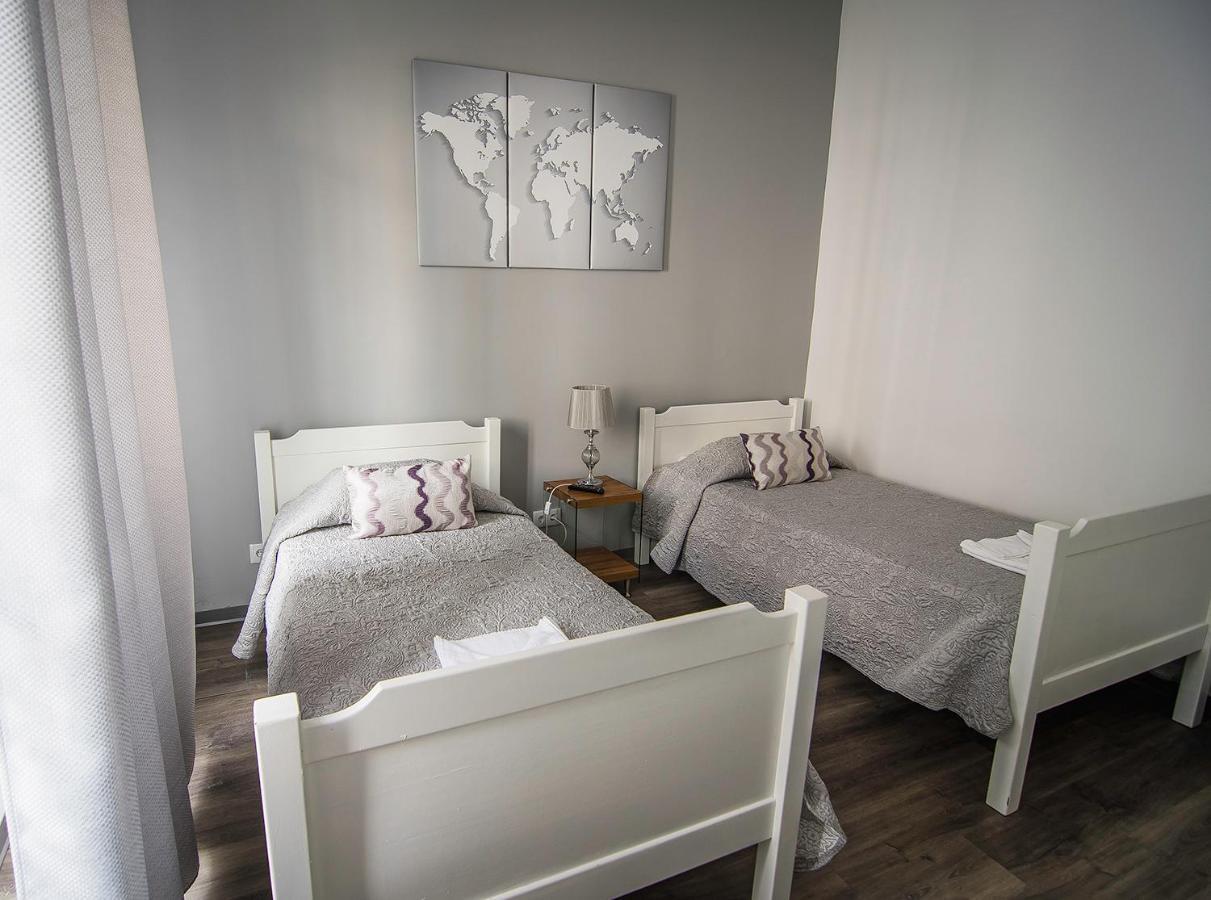 Guest house Casa De Isaias 2*