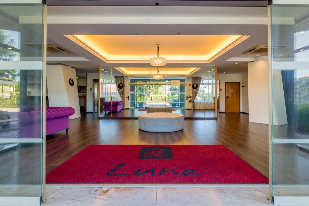 Luna Hotel 4*