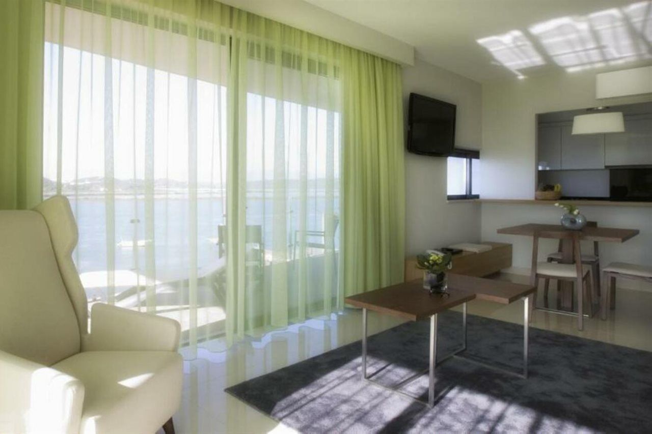 Agua Riverside