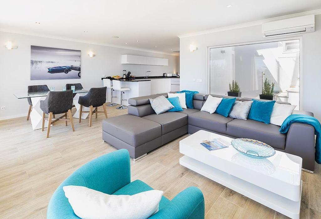 Stylish Modern Carvoeiro Villa 2 Bedrooms Villa Benagil Stunning Views Roof Terrace With Private Heated Pool Algarve * Lagoa (Algarve)