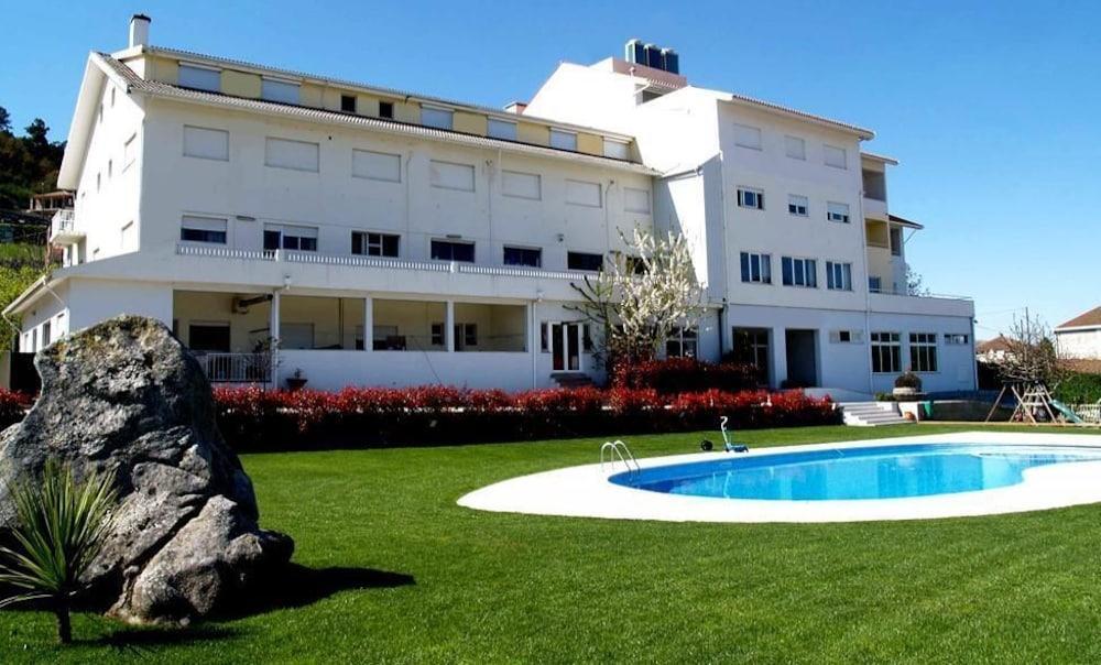 Hotel Aguiar Da Pena 3*