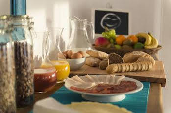 Laneez Ericeira Surf House - Ericeira