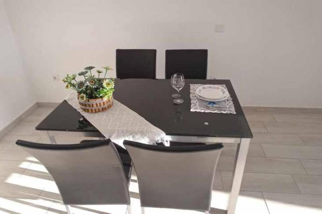 Arcos Grands With Enormous And Private Pool. Apartment Arco da Calheta (Madeira)