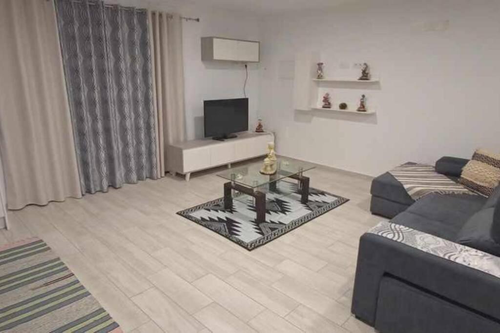 Arcos Grands With Enormous And Private Pool. Apartment Arco da Calheta (Madeira)