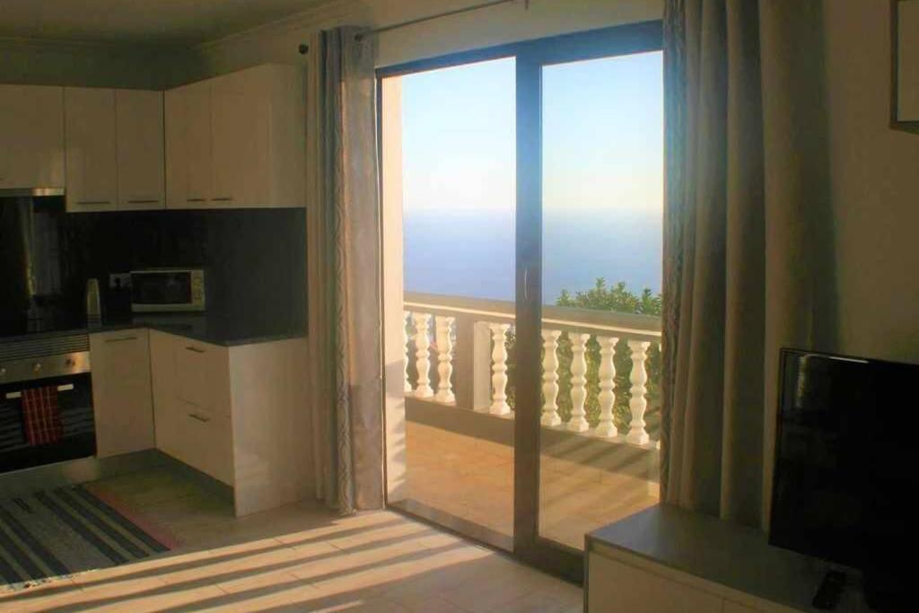Apartment Arcos Grands With Enormous And Private Pool. Arco da Calheta (Madeira)
