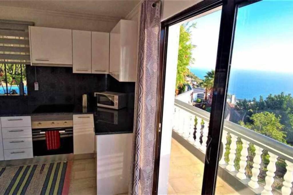 Arcos Grands With Enormous And Private Pool. Apartment Arco da Calheta (Madeira)