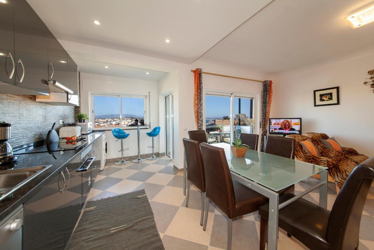 B17 - The Stunning Seaview Apartment