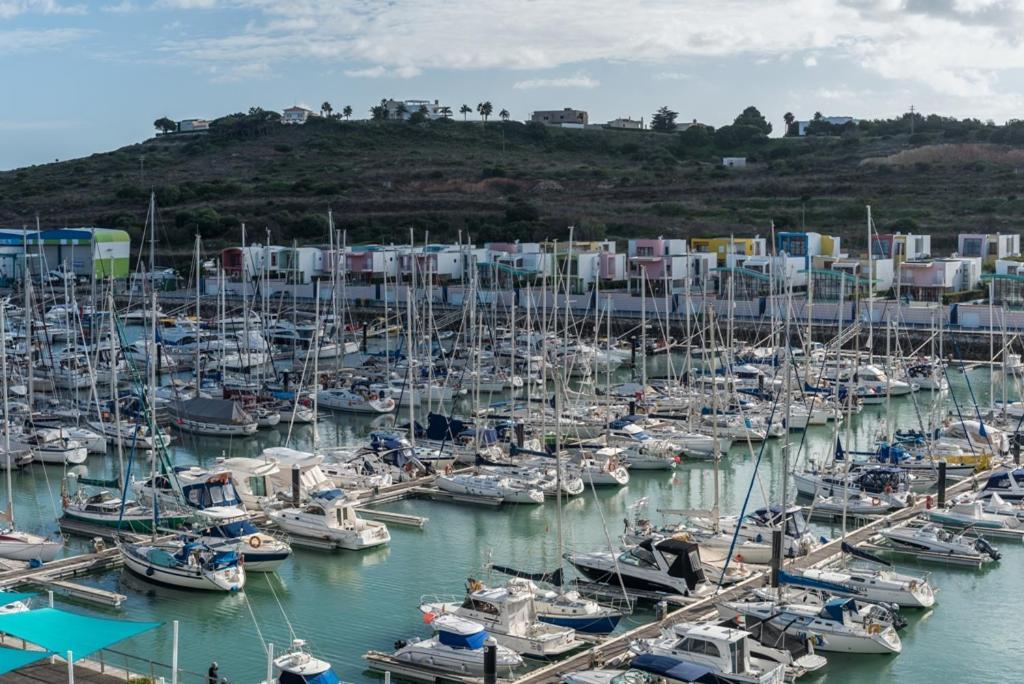 Sunny Marina View 1b-3c Apartment