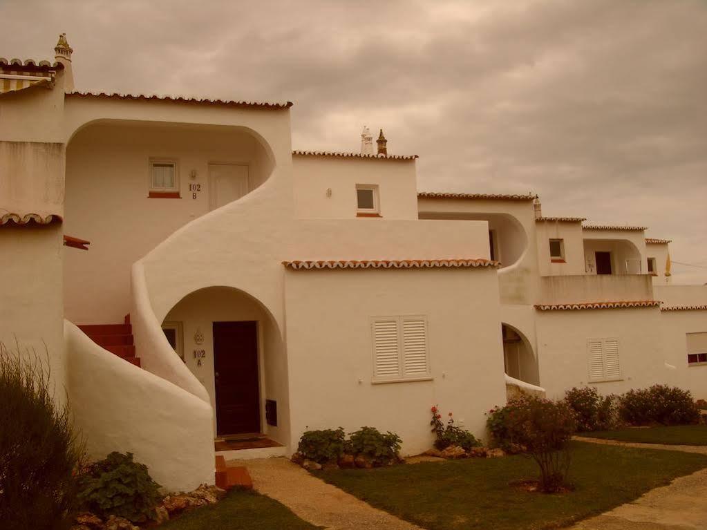 Senhora Da Rocha Apartment *