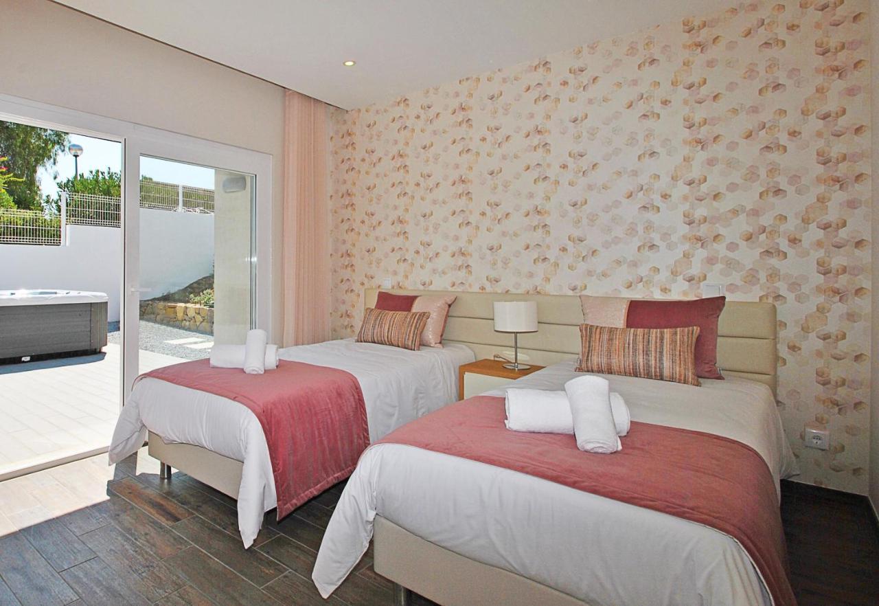 Villa Bonita Brenda By Algarve Vacation *