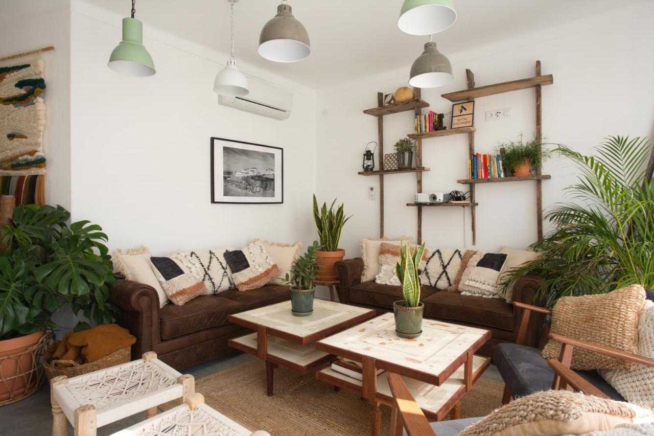 Selina Boavista Hostel *