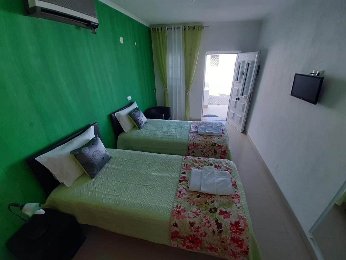 Rita Guest house *
