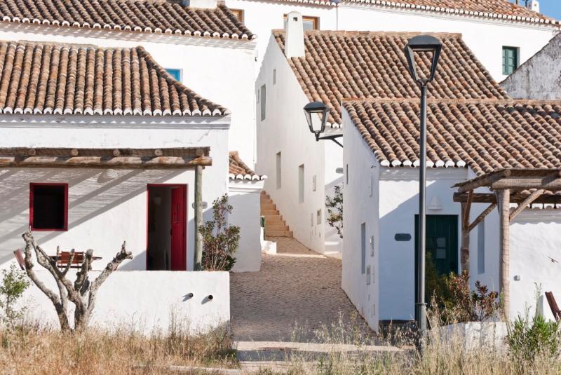 - Slow Village Hotel 3*