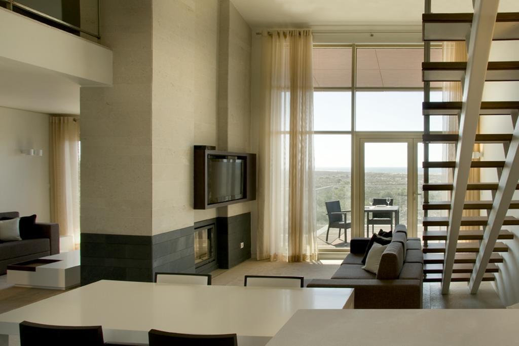 Hotel By The Editory - Troia