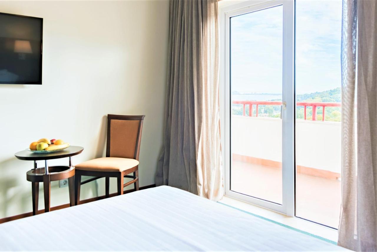 Hotel Amazonia Jamor 4*