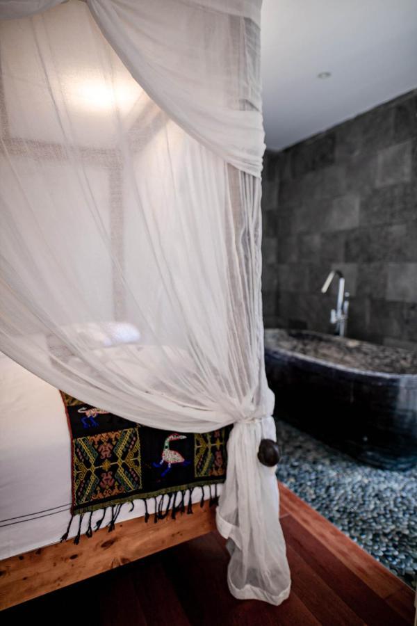 Hotel Surfers 4*