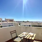 Bellavista Avenida Pool and city center