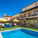 Costa D\'Oiro Ambiance Village