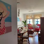 Luzia\'S Apartment - 2 Bedroom Apartment Sleeps 4