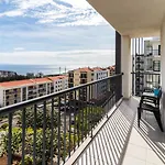 Acacia Apartment