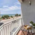 Lovelystay - Porto Beach Apartment