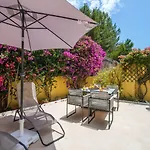 Seafront Unit 1