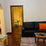 Chinchilla\'S House Madeira Style