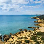 Castelo Suites Hotel