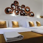 4U Lisbon Airport Suites