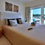 Villa Aqua