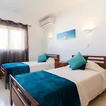 Albufeira Centrally Located Apartment With Pool View