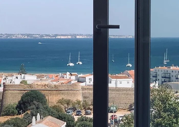 3 Bedroom Apartment W/ Amazing View
