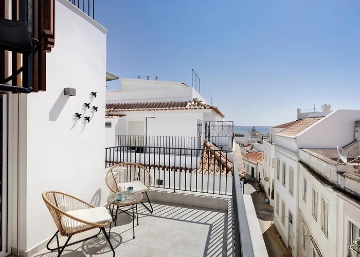 Old Town Apartments Sea View
