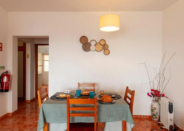 B22 - Rising Sun 2 Bed Flat