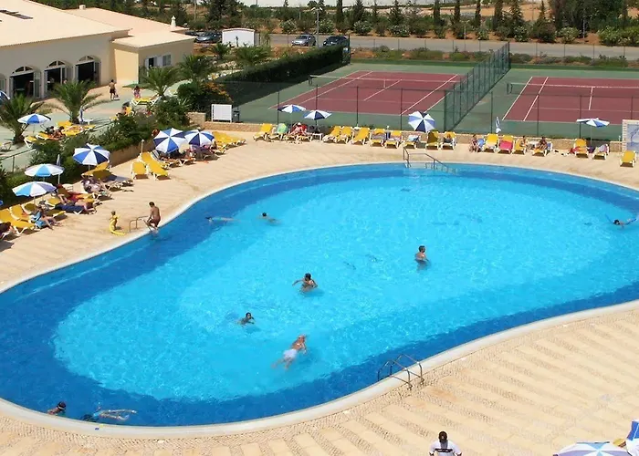Oasis Parque Country Club