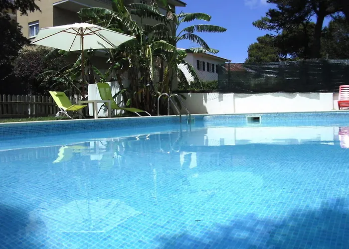 White House Cascais Bed & Breakfast