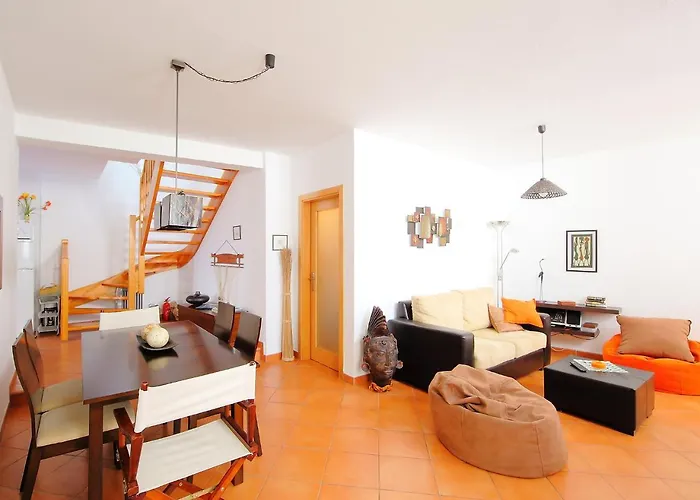 Holiday Home Rua 5 de Outubro