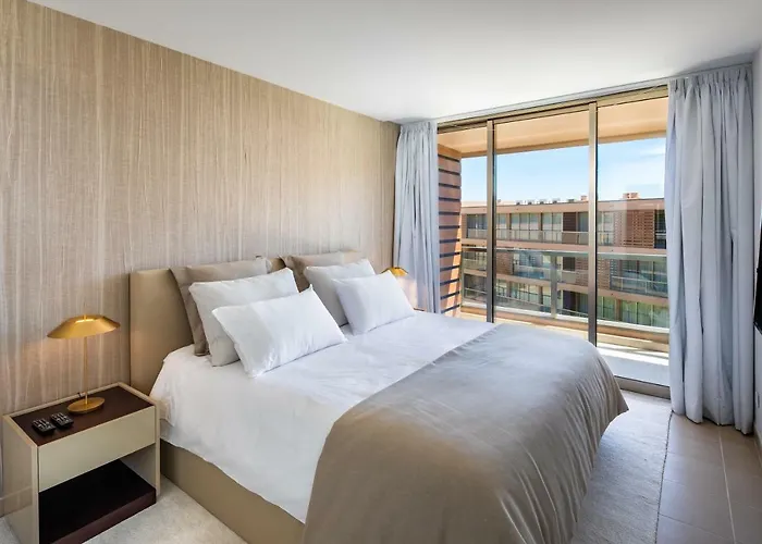 The Quest - Luxury Beach Apartment