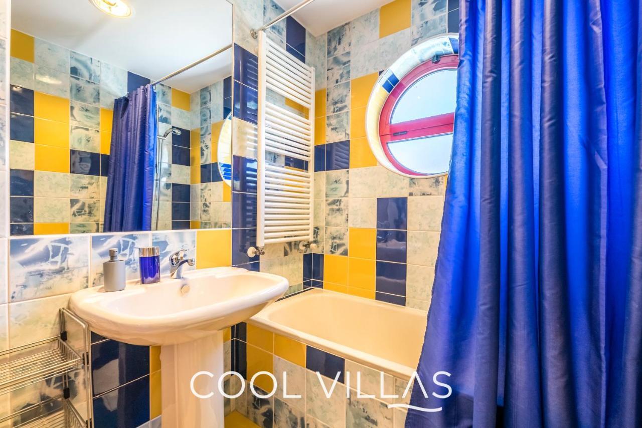 Acquamarina - 5 Bedroom, Water Front Holiday home Albufeira