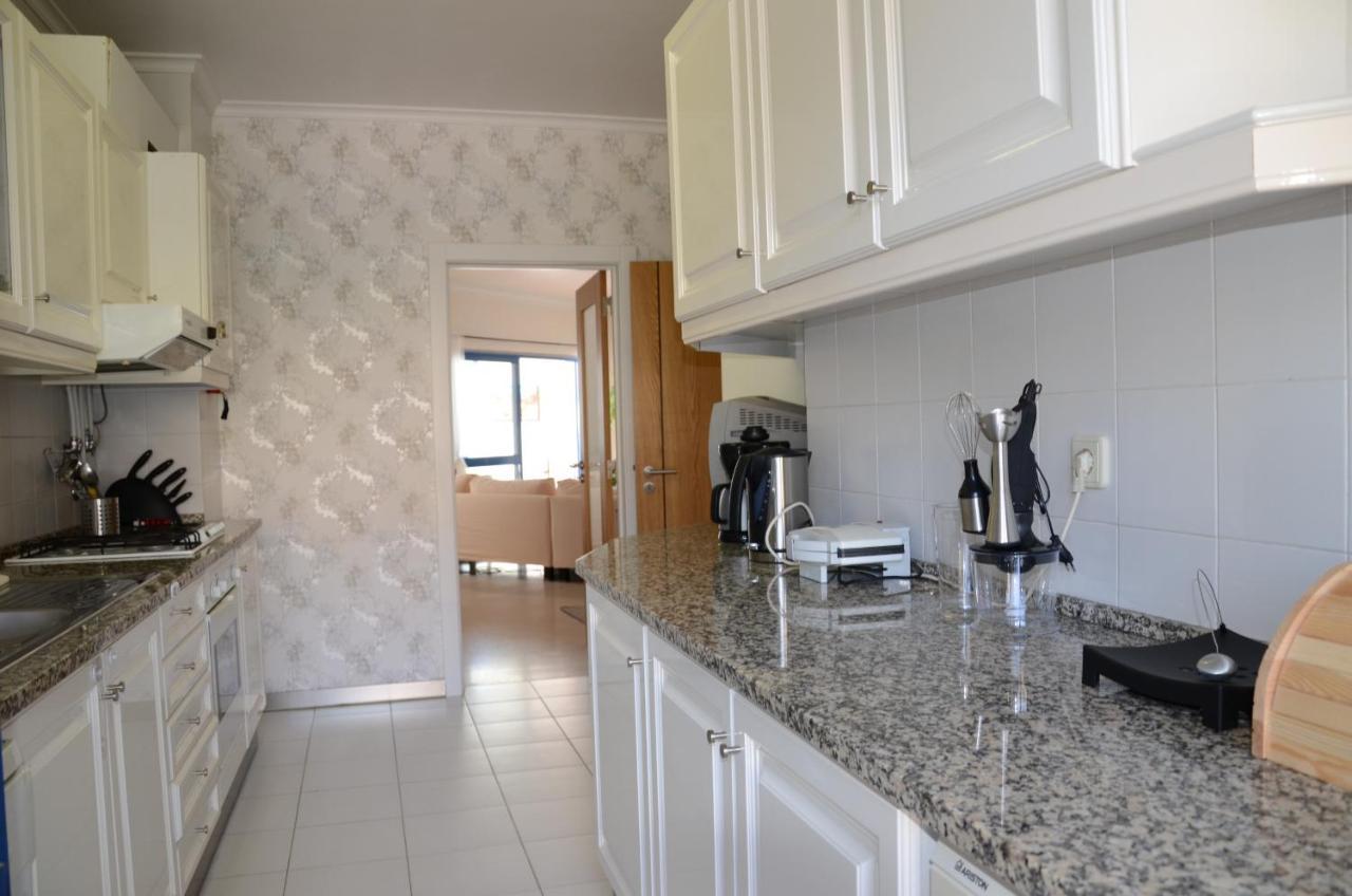 The Sea At Your Fingertips Apartment *