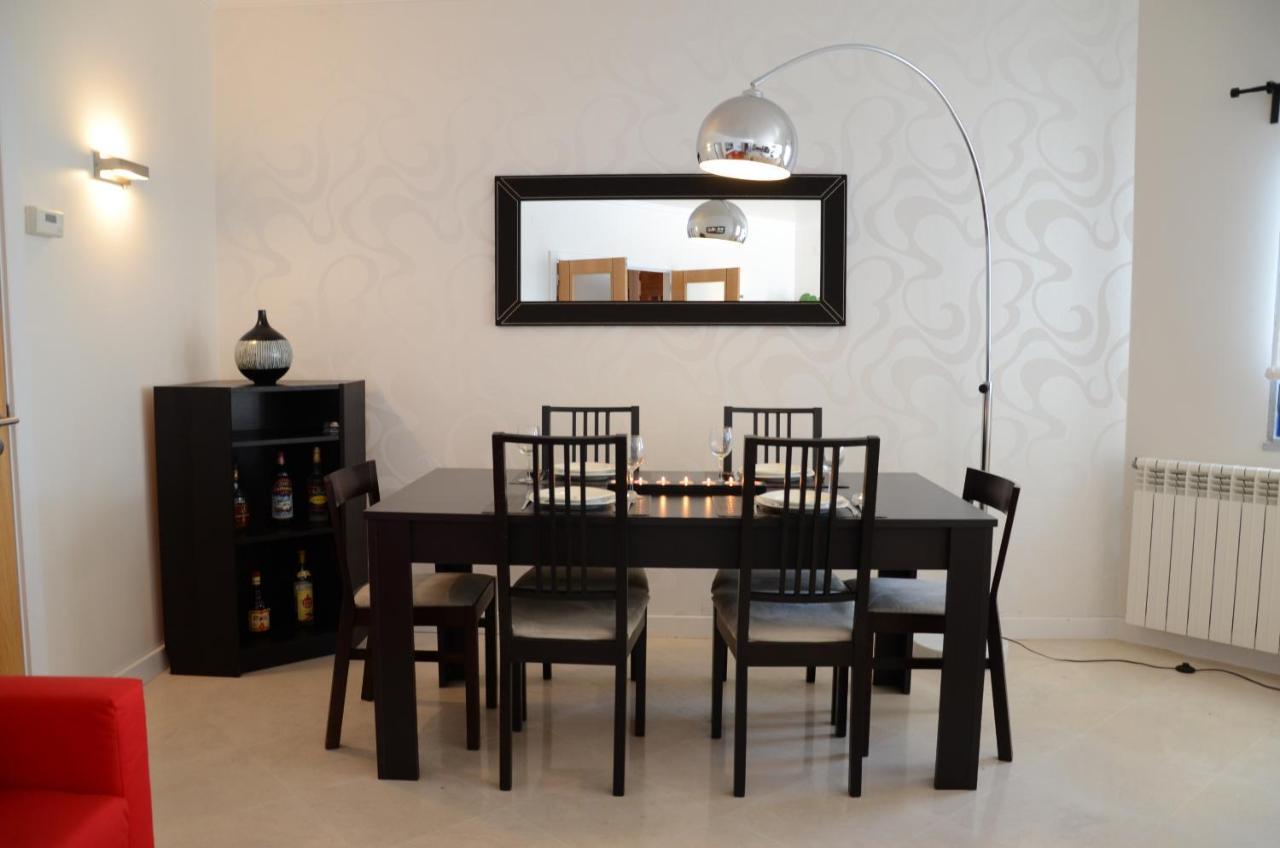 The Sea At Your Fingertips Apartment