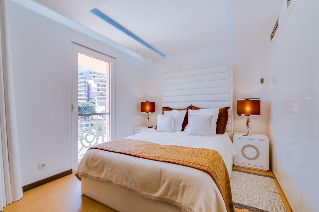 Gold - Luxurious - Sea View