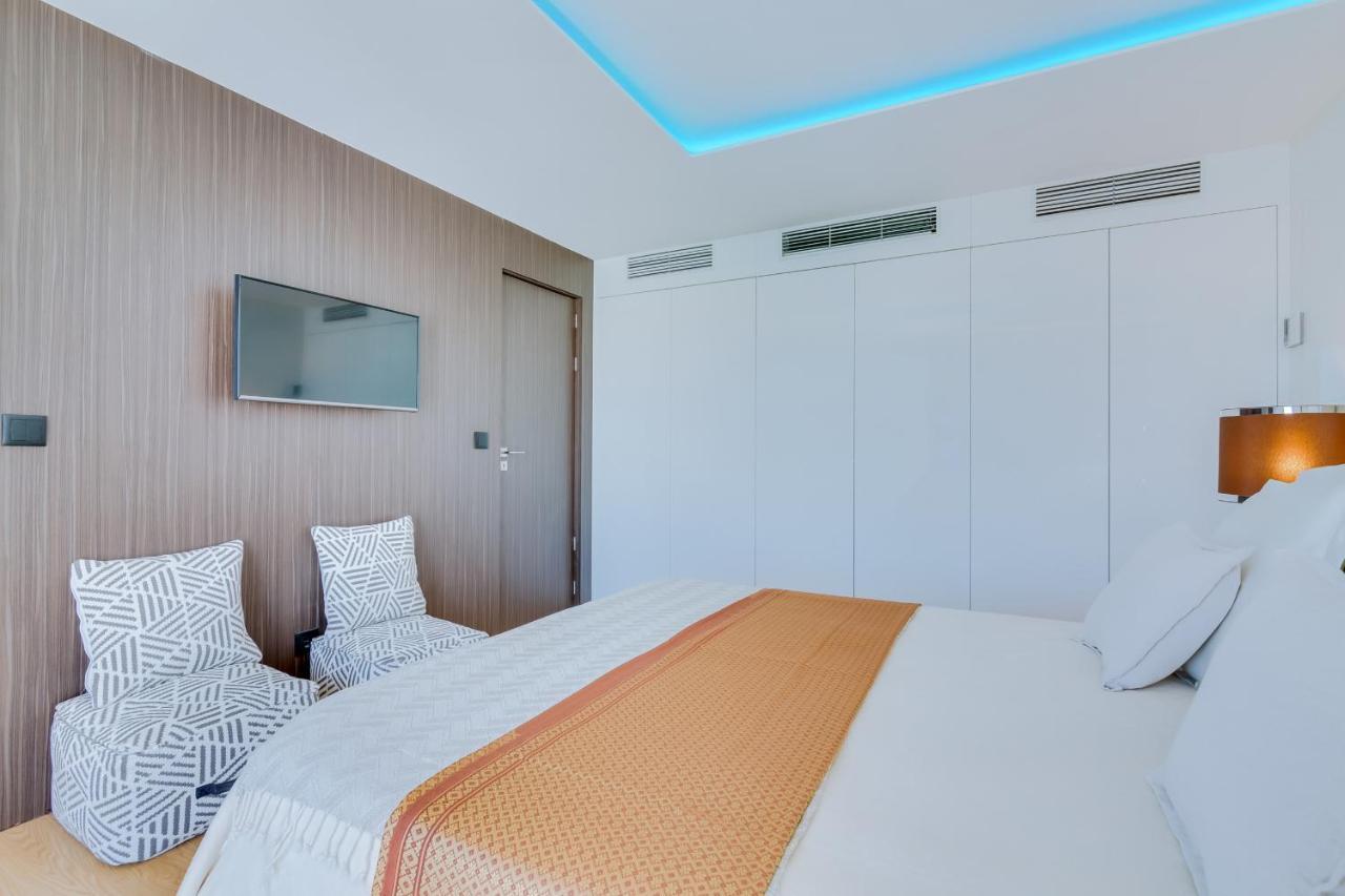 Gold - Luxurious - Sea View *
