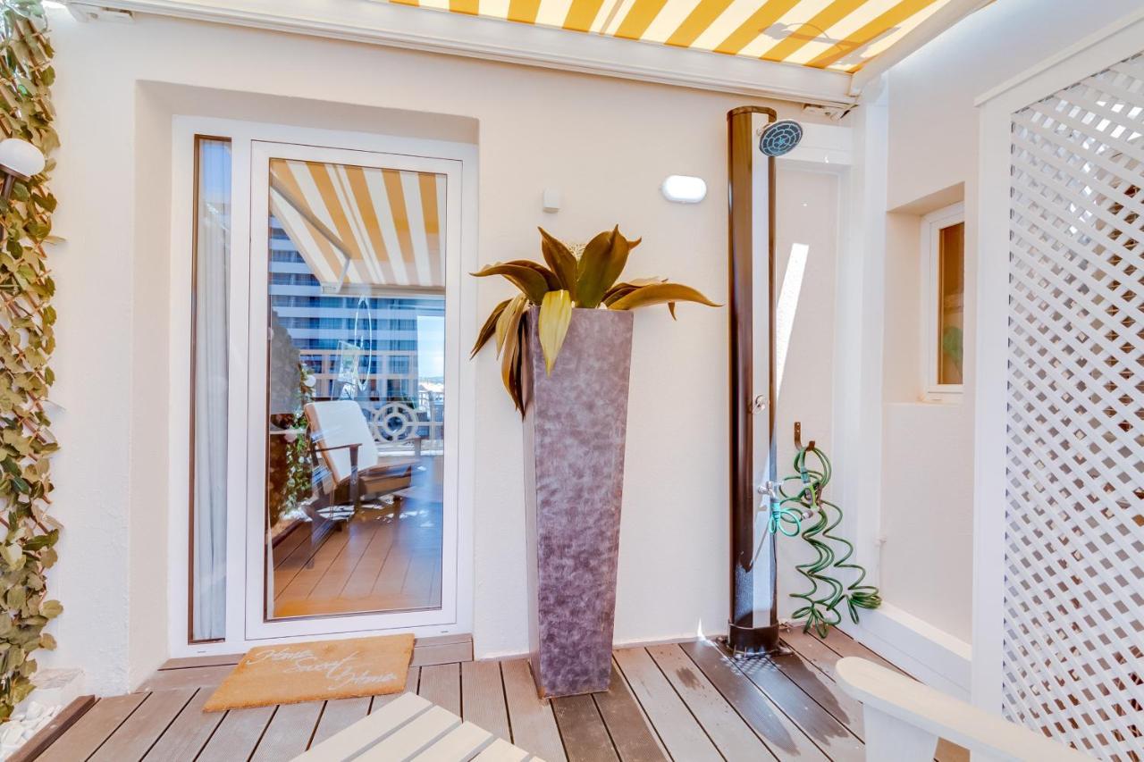 Gold - Luxurious - Sea View *