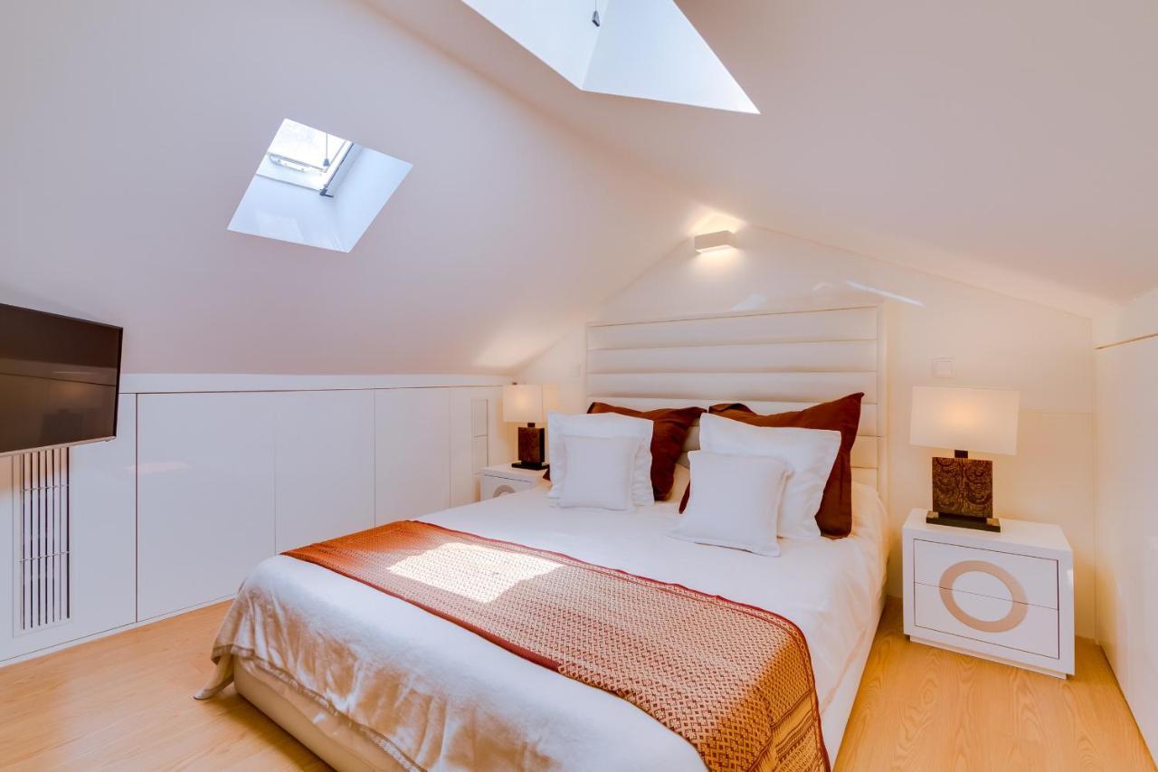 Gold - Luxurious - Sea View *