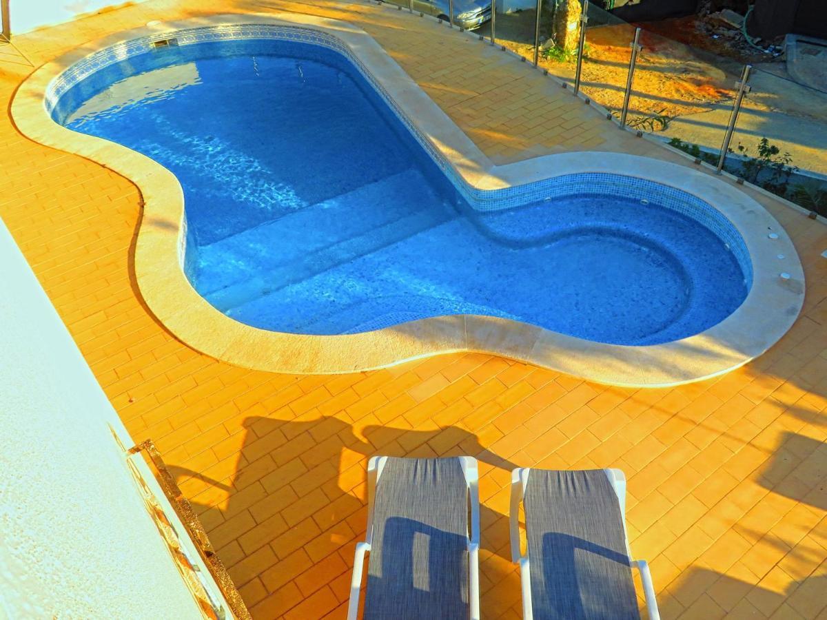 Esmeralda Villa