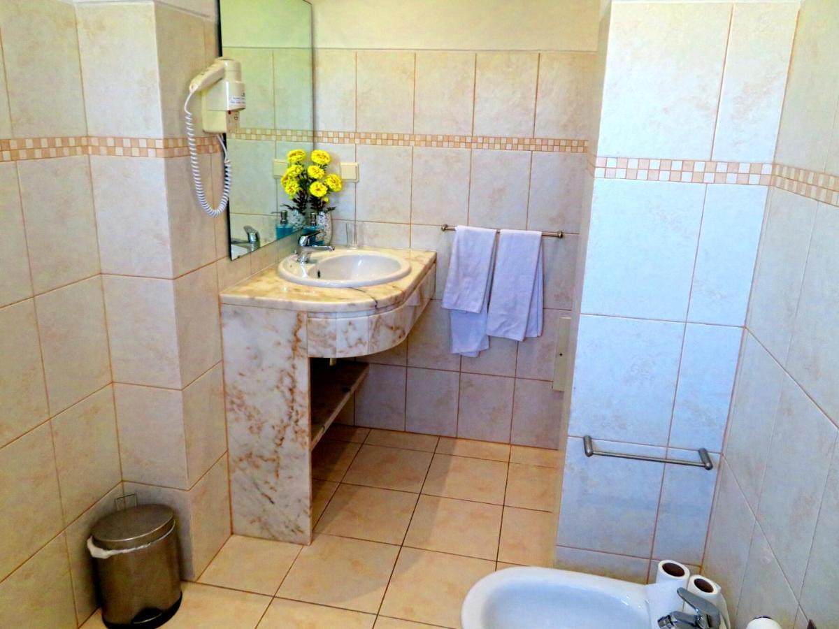 Esmeralda Villa *