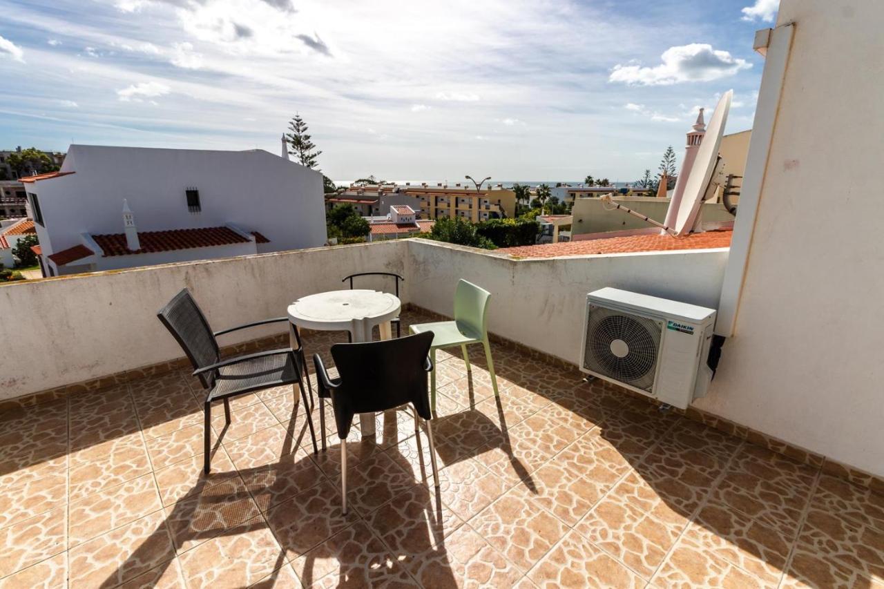 Villa 300m From - By Algarkasa